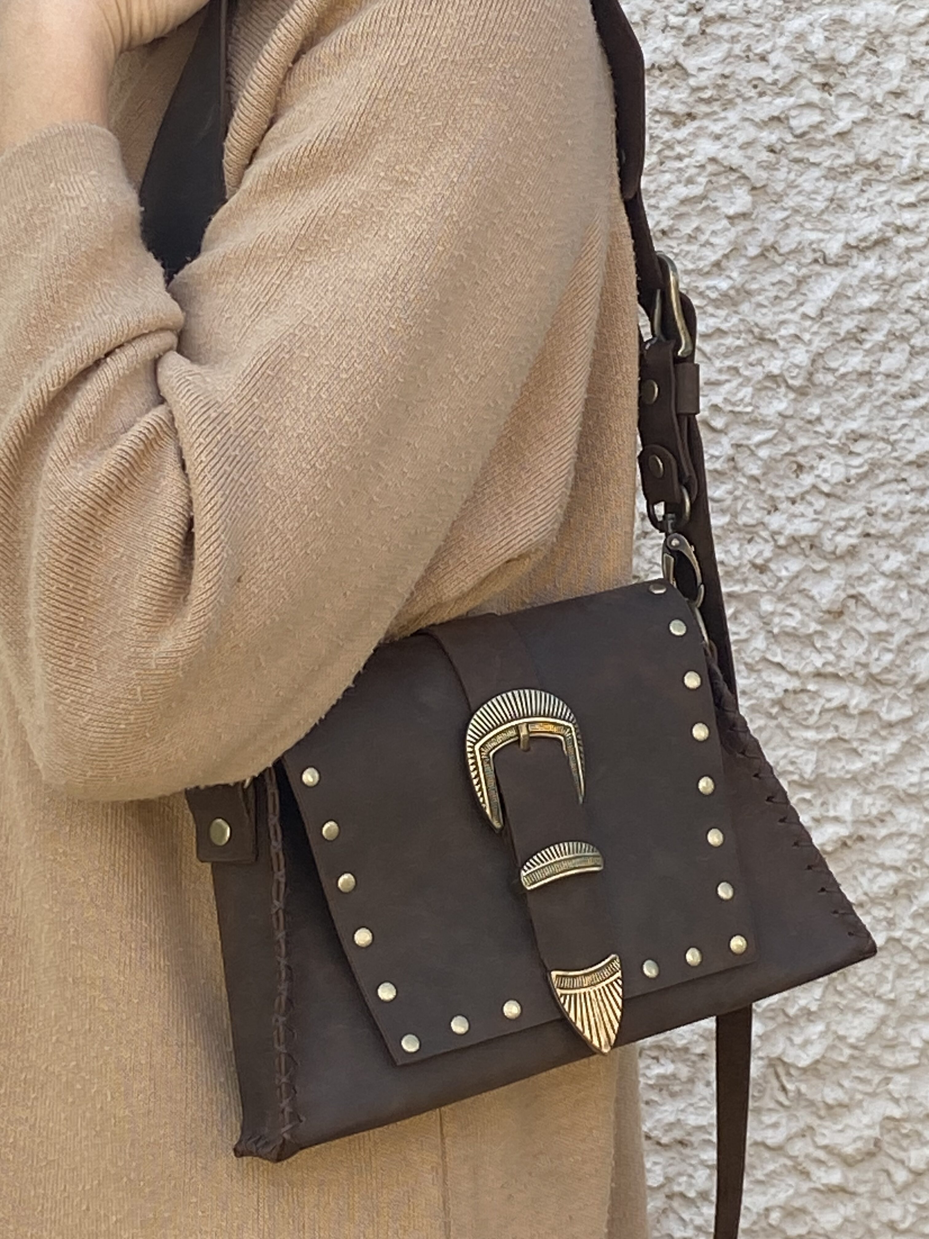 2437B40F-F7E8-4363-841F-8C304EE91786